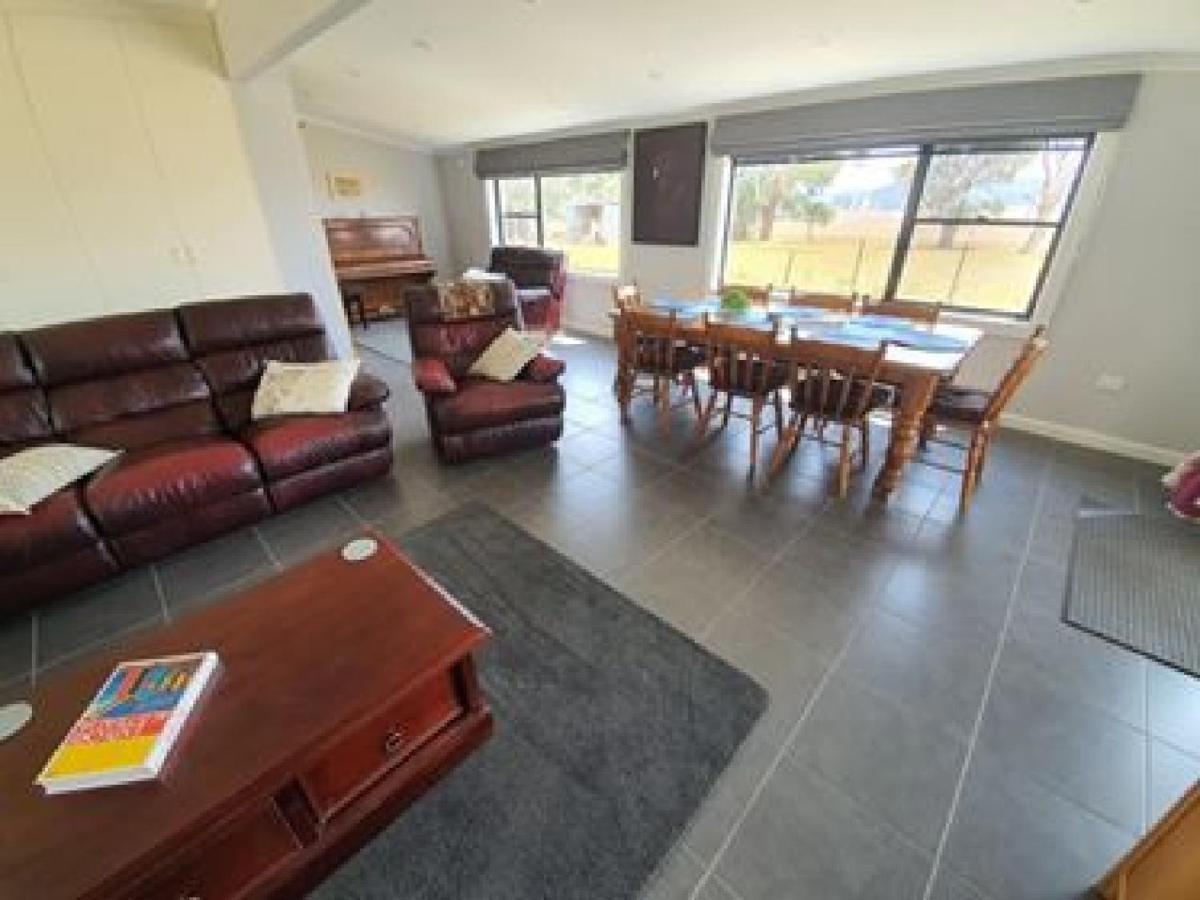 Pleasant Hill Bnb Mount Gambier Exterior photo